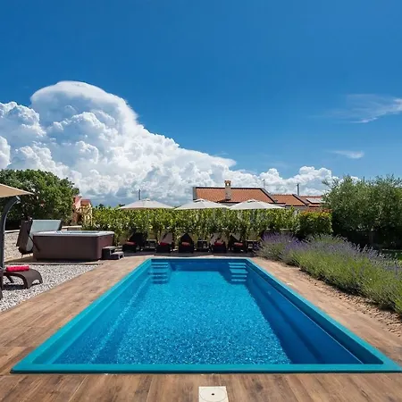 Rot Ferienhaus Poreč
